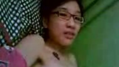Khỏa thân sex gai xinh tap the bếp