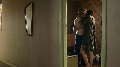 hồ sex tra tấn tập thể bơi khách sạn