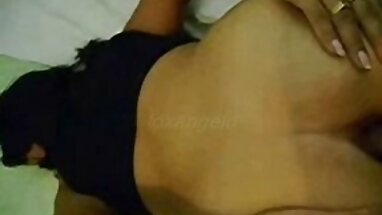 Lesbian mặc xec tap the đồng phục